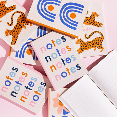 Cuaderno A5 Roar con diseño de leopardos y páginas rayadas, Sadler Jones.