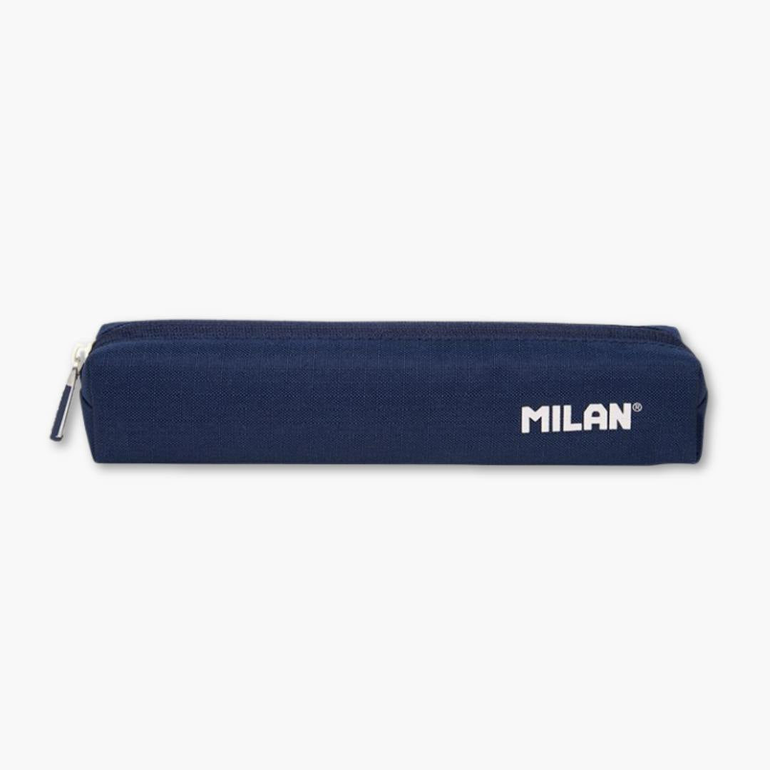 Estuche Portatodo Mini 1918 en azul marino, fabricado en resistente tejido ripstop, diseño MILAN inspirado en gomas de borrar. Ideal para lápices y accesorios pequeños.