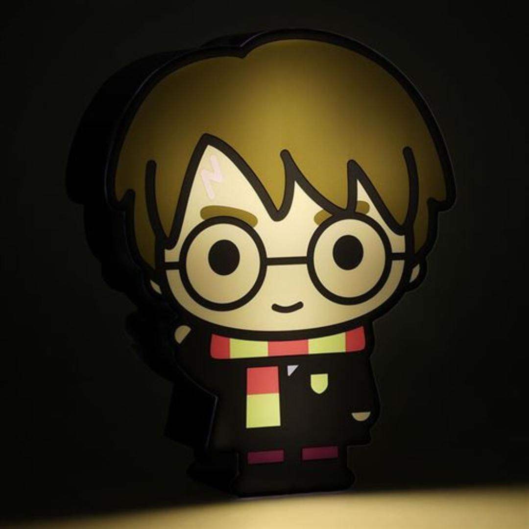 lampara iluminada de mesa con forma de harry potter