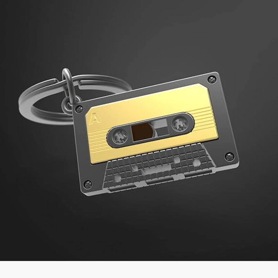 Llavero 3D de casette de metal con diseño vintage, acero inoxidable y pintura epoxi.